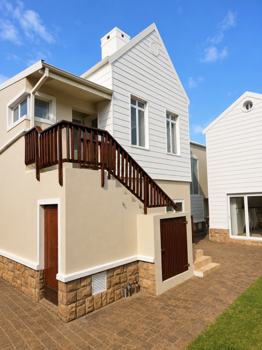 5 Bedroom Property for Sale in Oyster Bay Eastern Cape